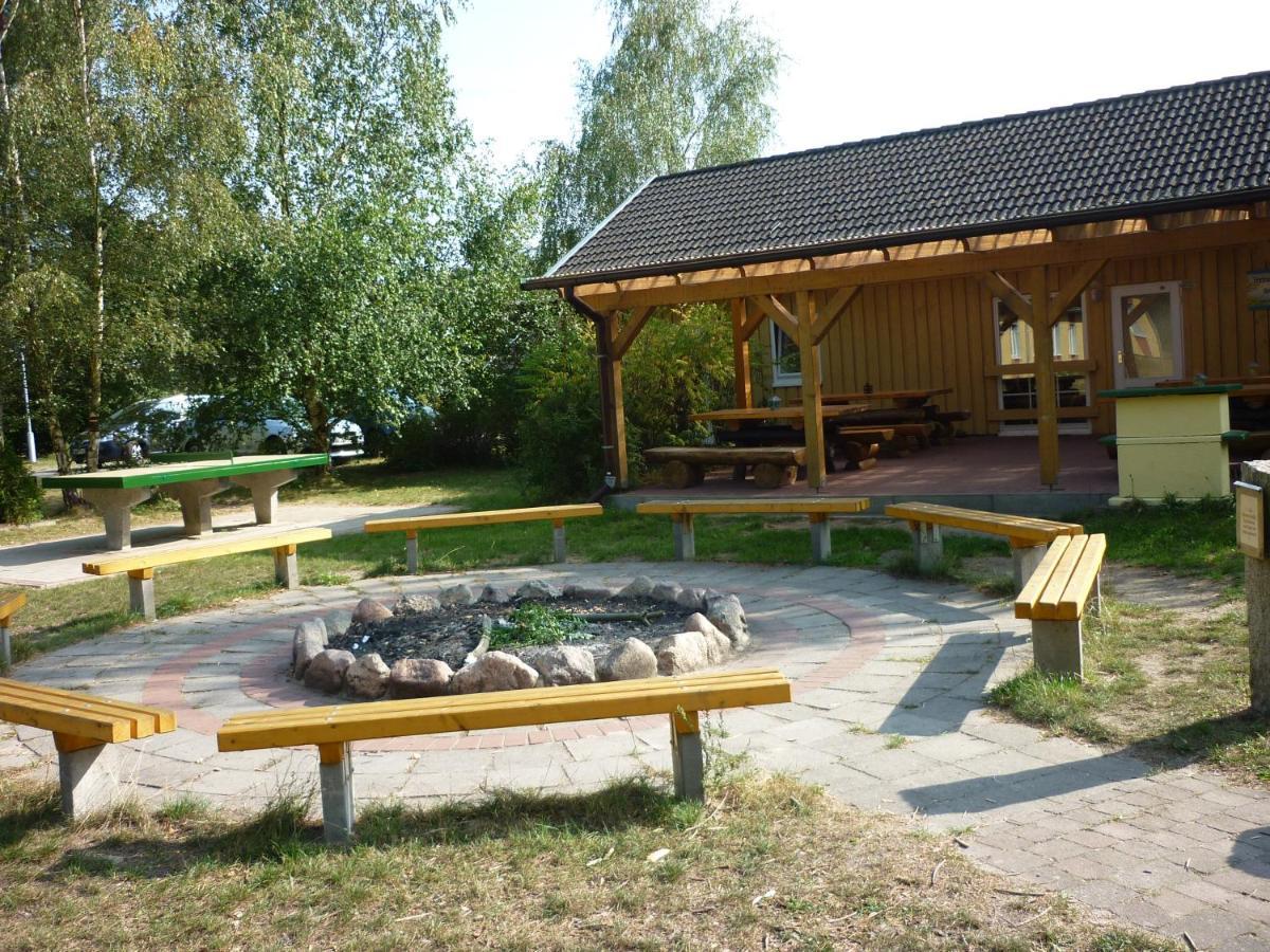 Gruppenbungalow-Waldhaus-Am Ferienpark Mirow Exterior photo